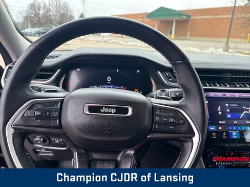 Used 2022 Jeep Grand Cherokee Limited image 15