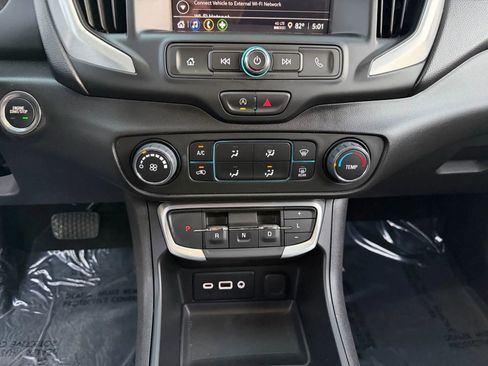 Used 2023 GMC Terrain SLE image 19