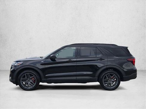 Used 2025 Ford Explorer ST-Line w/ ST-Line Street Pack AWD/4WD image 8