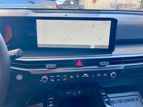 Used 2025 Kia Sorento S image 17