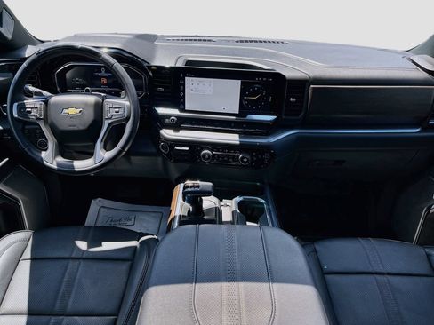 Used 2025 Chevrolet Silverado 1500 High Country AWD/4WD image 29