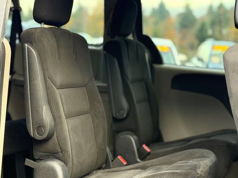 Used 2016 Dodge Grand Caravan SE w/ Quick Order Package 29E SE image 13