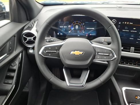 New 2026 Chevrolet Equinox LT w/ Convenience Package II FWD image 23