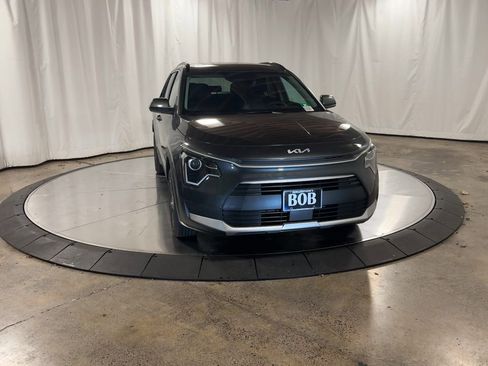 Certified 2025 Kia Niro EX image 4