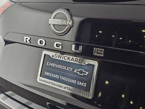 Used 2022 Nissan Rogue SV w/ SV Premium Package image 13