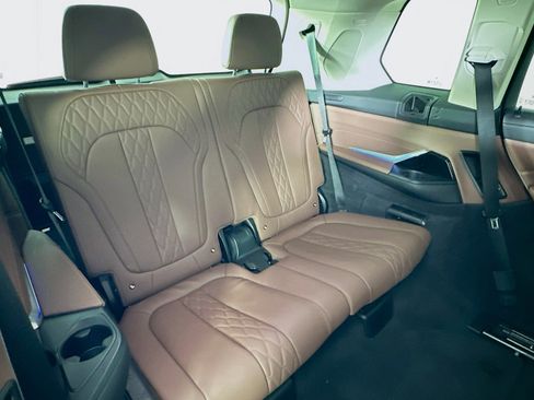 Used 2023 BMW X7 xDrive40i image 10