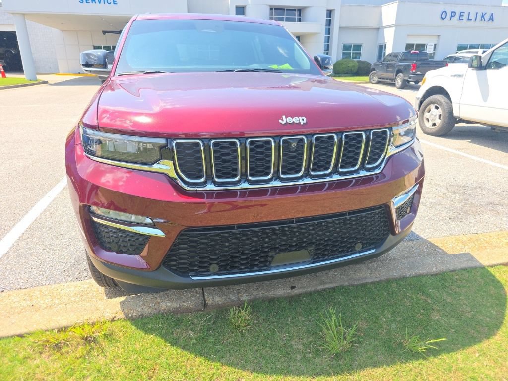 Used 2024 Jeep Grand Cherokee Limited w/ Luxury Tech Group II RWD image 7
