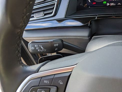 Certified 2025 Volkswagen Atlas Cross Sport SEL R-Line image 28