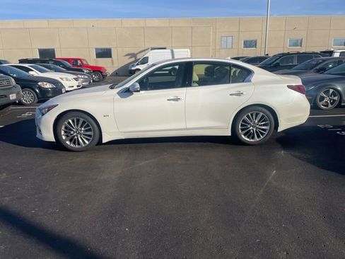 Used 2018 INFINITI Q50 Luxe w/ Essential Package (3.0T Luxe) image 3