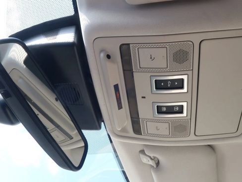 Used 2017 Jaguar XF Prestige image 41