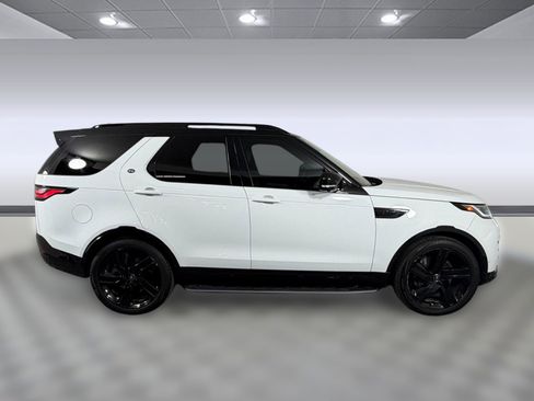 Used 2025 Land Rover Discovery Dynamic SE AWD/4WD image 8