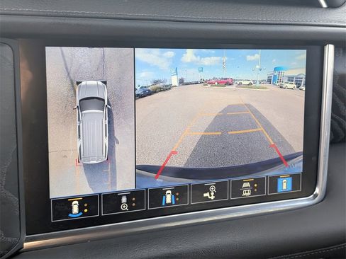 Used 2021 GMC Yukon Denali w/ Advanced Technology Package image 16