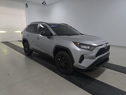 Used 2019 Toyota RAV4 LE image 3