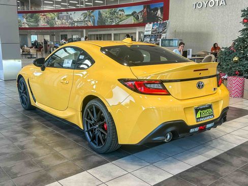 New 2026 Toyota GR86 YUZU Limited image 5