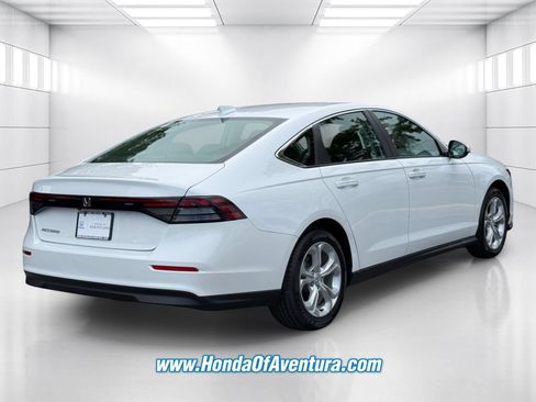 Certified 2023 Honda Accord LX image 5