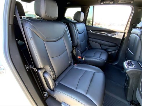 Used 2025 Cadillac XT6 Sport w/ Technology Package AWD/4WD image 19