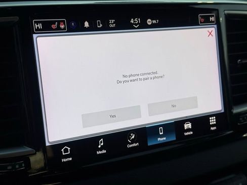 Used 2024 Chrysler Pacifica Touring-L image 43