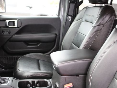 Used 2023 Jeep Wrangler Unlimited Sahara w/ Cold Weather Group AWD/4WD image 37
