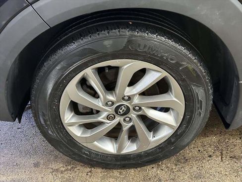 Used 2018 Hyundai Tucson SE AWD/4WD image 11