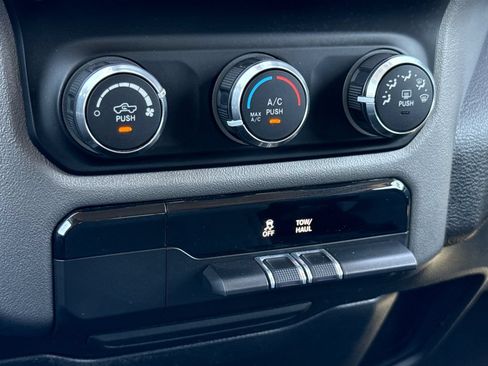 Used 2019 RAM 1500 Big Horn RWD image 21