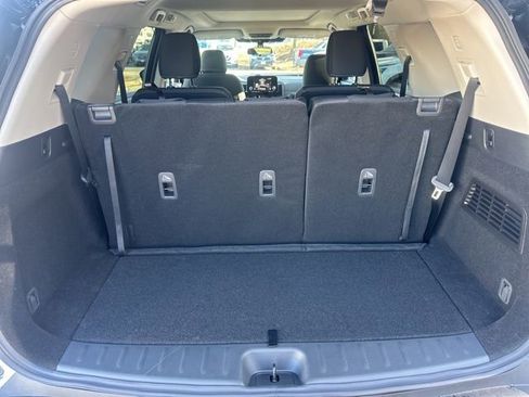 New 2025 Nissan Pathfinder SV image 24