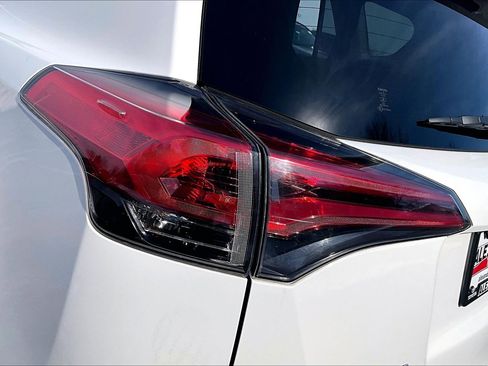 Used 2017 Toyota RAV4 XLE image 28