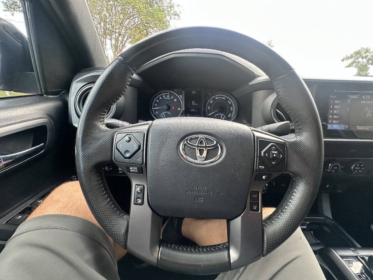 Used 2019 Toyota Tacoma TRD Off-Road AWD/4WD image 14