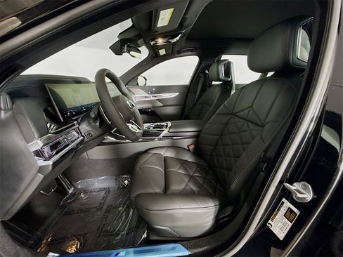 New 2026 BMW 740i image 22