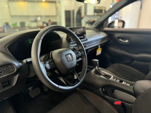 Used 2025 Honda HR-V Sport image 13