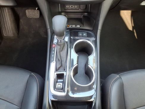 Used 2022 Chevrolet Equinox Premier image 18