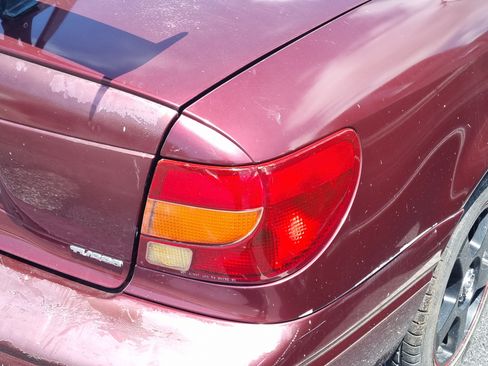 Used 2001 Saturn S-Series SL1 w/ SL1 Option Pkg 1 FWD image 10