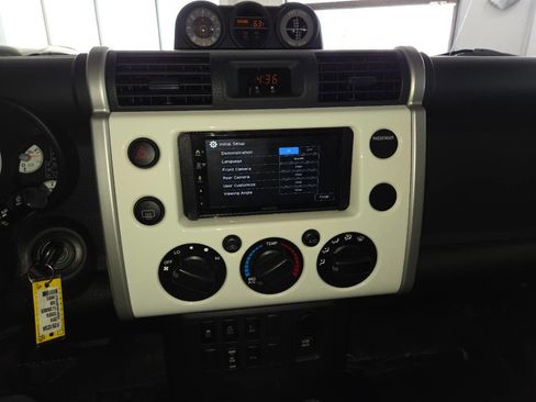 Used 2014 Toyota FJ Cruiser 4WD w/ Upgrade Package image 32