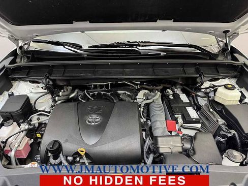 Used 2022 Toyota Highlander XLE image 10