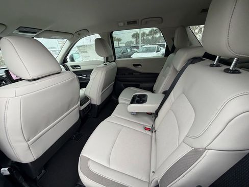 New 2026 Nissan Pathfinder SL image 23