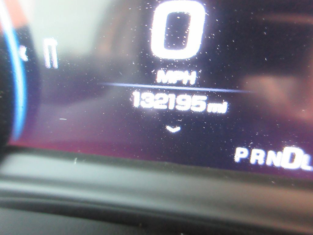 Used 2019 GMC Yukon SLT w/ Graphite Performance Edition AWD/4WD image 37