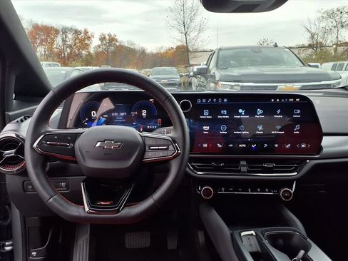 Used 2025 Chevrolet Equinox EV RS image 19