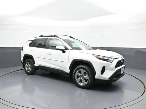 Certified 2023 Toyota RAV4 XLE w/ XLE Grade Weather Package AWD/4WD image 4