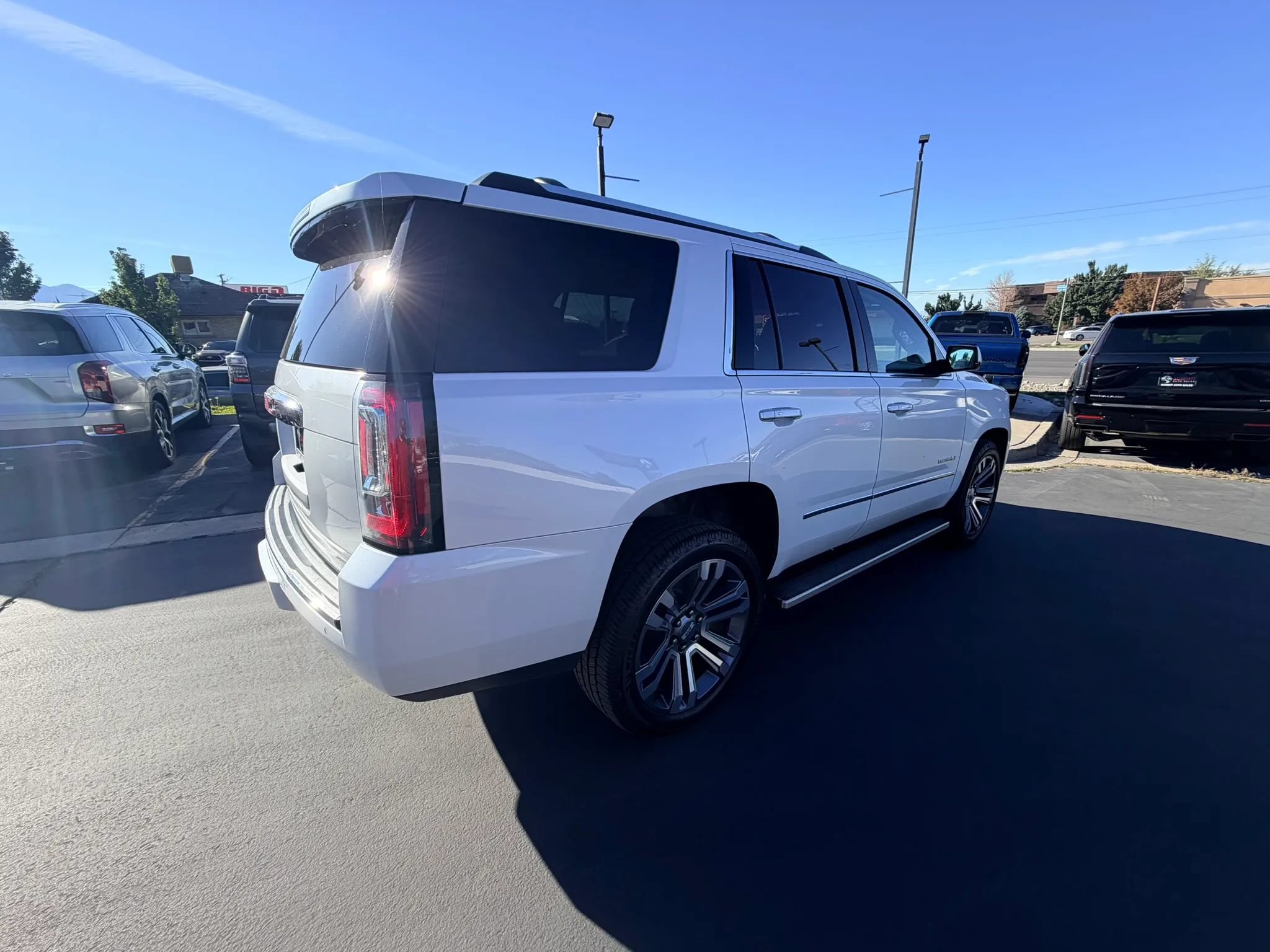 Used 2017 GMC Yukon Denali w/ Open Road Package AWD/4WD image 3