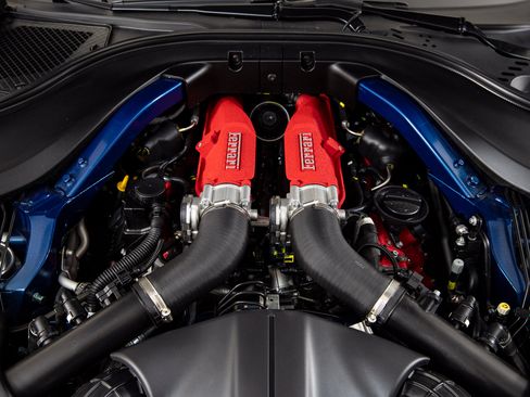 Certified 2025 Ferrari Roma Spider RWD image 36
