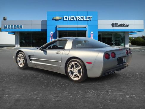 Used 2003 Chevrolet Corvette Coupe w/ Preferred Equipment Group RWD image 3
