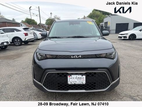 Certified 2023 Kia Soul LX FWD image 1
