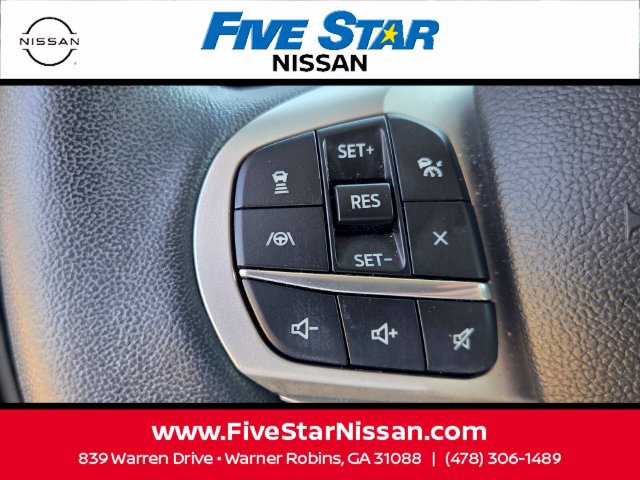 Used 2024 Ford Explorer XLT w/ Equipment Group 202A RWD image 27