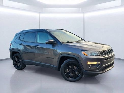 Used 2021 Jeep Compass Latitude FWD image 1
