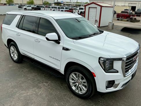 Used 2023 GMC Yukon SLT AWD/4WD image 4