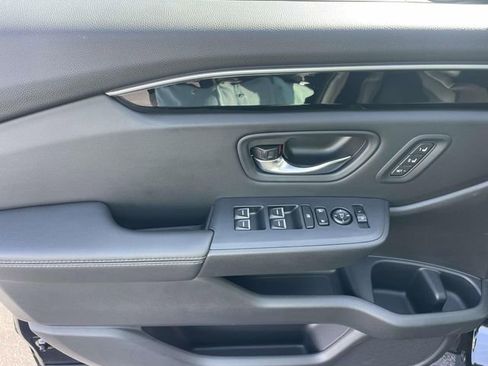 Used 2025 Honda Pilot EX-L image 25