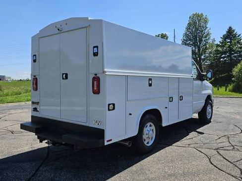 New 2026 Ford E-350 and Econoline 350 Super Duty w/ Power Equipment Group RWD image 3