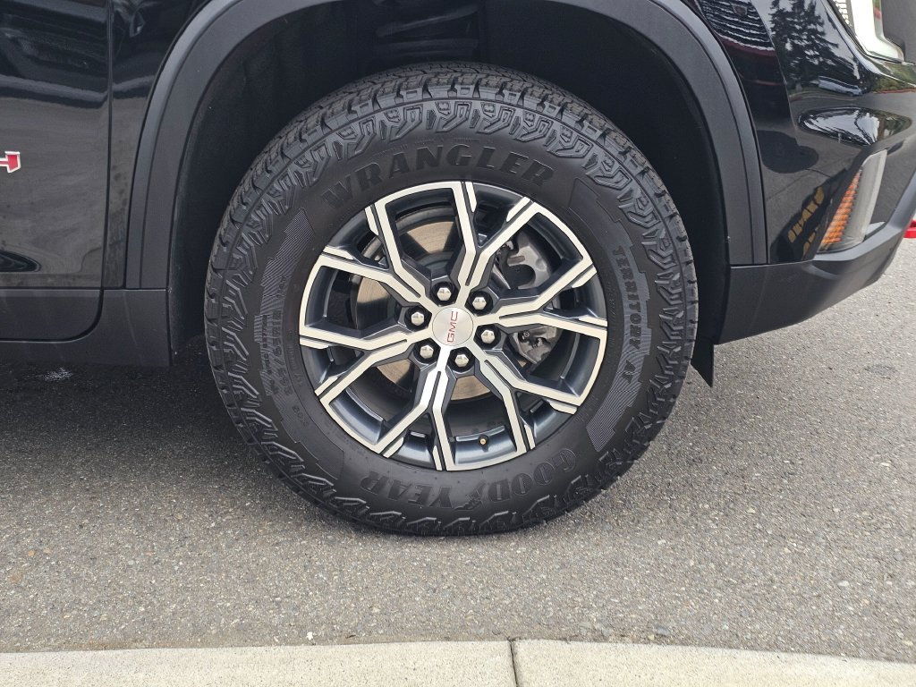 Used 2024 GMC Acadia AT4 w/ Luxury Package AWD/4WD image 9