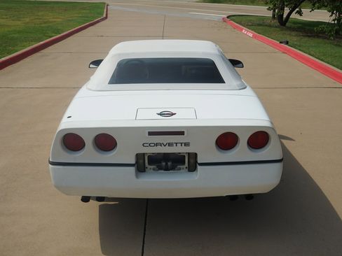 Used 1989 Chevrolet Corvette Convertible image 12