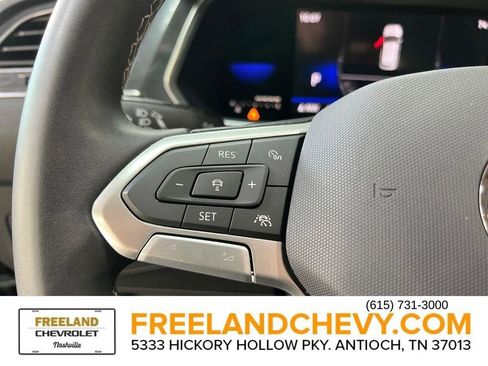 Used 2022 Volkswagen Tiguan SE image 16