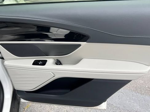 New 2026 Lincoln Nautilus Premier AWD/4WD image 17